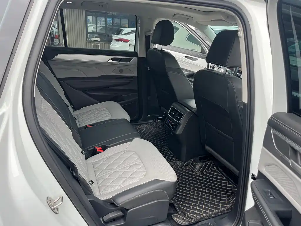 Volkswagen Lantu 2023 380TSI AWD R-Line First Edition 2023 - thumbnail 8