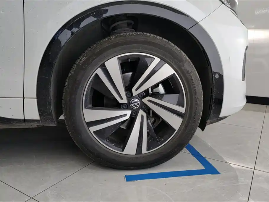 Volkswagen Lantu 2023 380TSI AWD R-Line Touring Edition 2023 - thumbnail 6