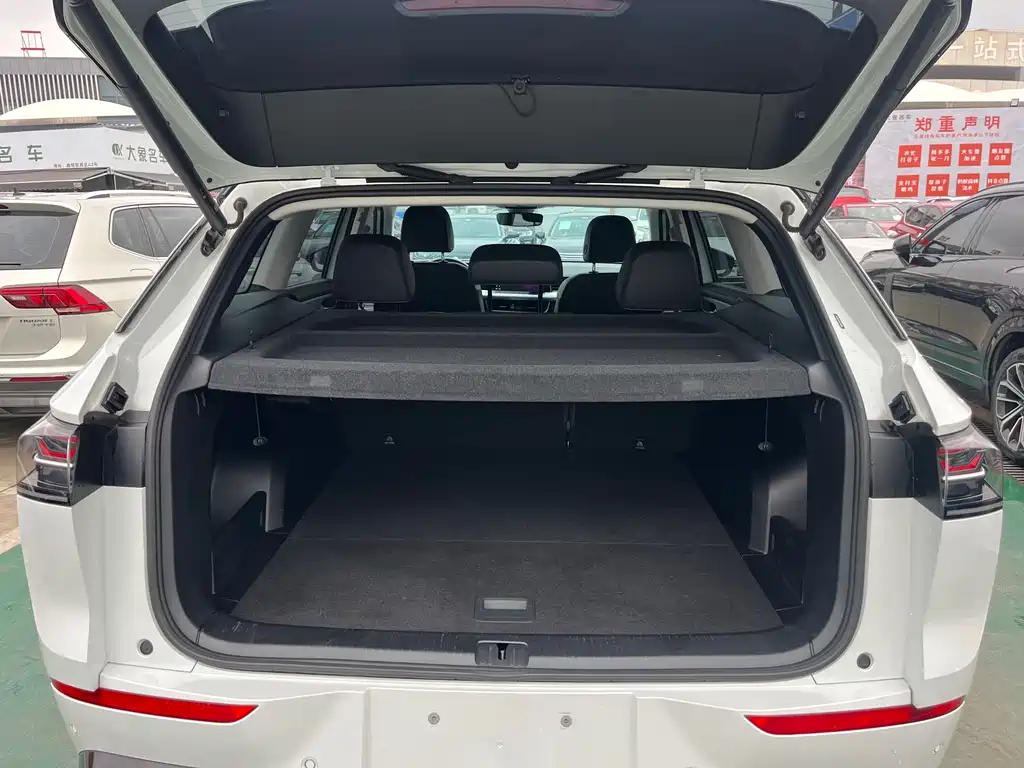 Volkswagen Lantu 2023 380TSI AWD R-Line First Edition 2023 - thumbnail 10