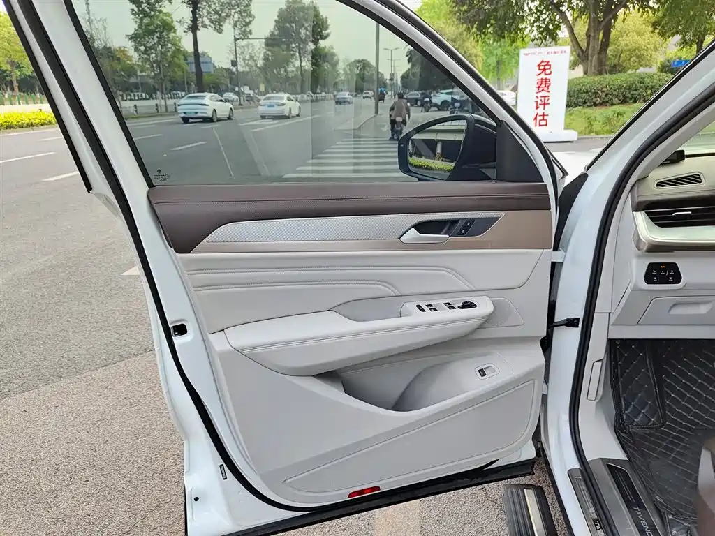 Volkswagen Lantu 2023 380TSI AWD R-Line Touring Edition 2023 - thumbnail 6