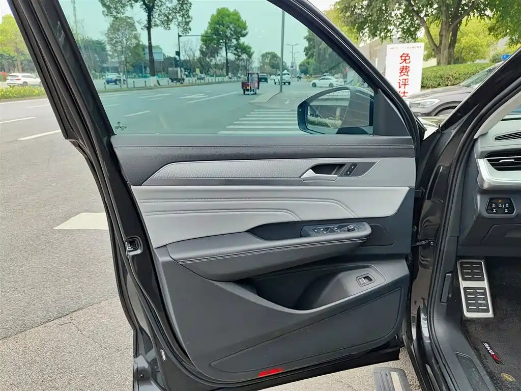 Volkswagen Lantu 2023 380TSI AWD R-Line Touring Edition 2023 - thumbnail 6