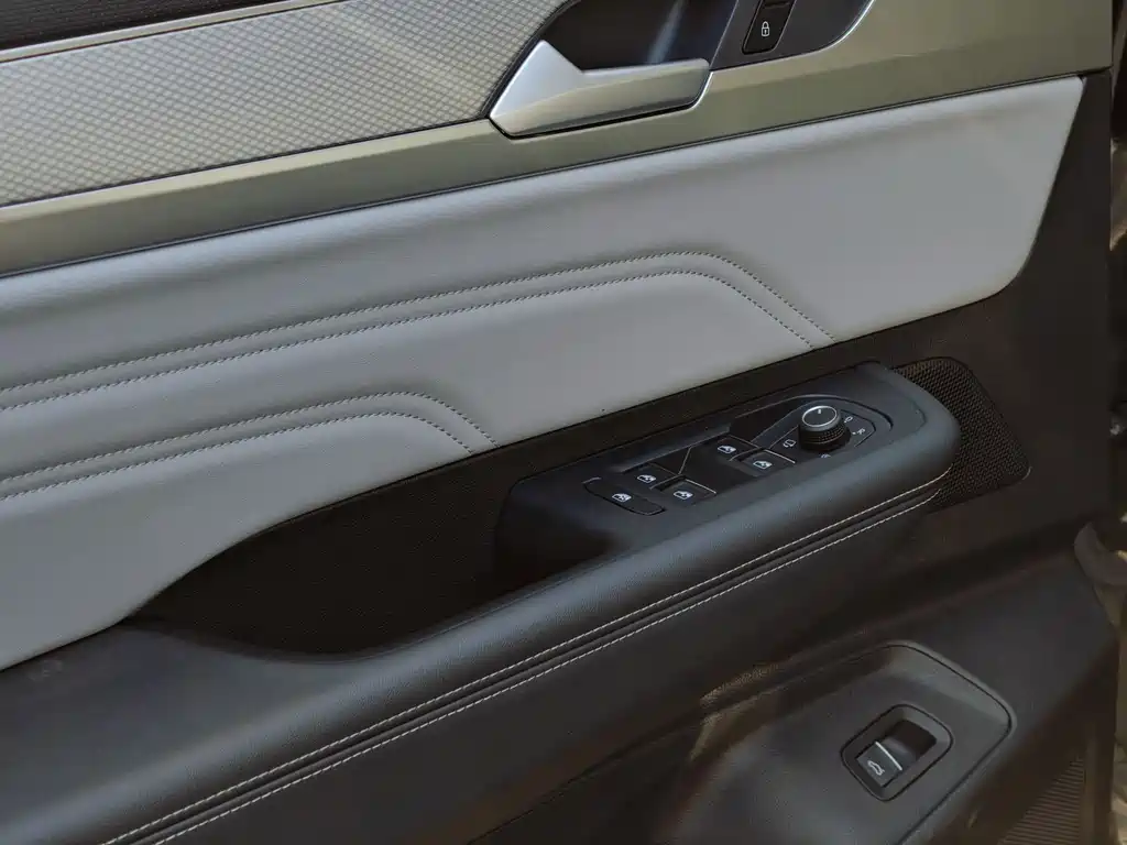 Volkswagen Lantu 2023 380TSI AWD R-Line Edition 2024 - thumbnail 19