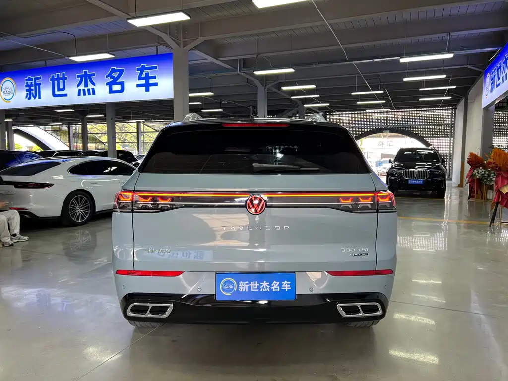 Volkswagen Lantu 2023 380TSI AWD R-Line Touring Edition 2023 - thumbnail 13