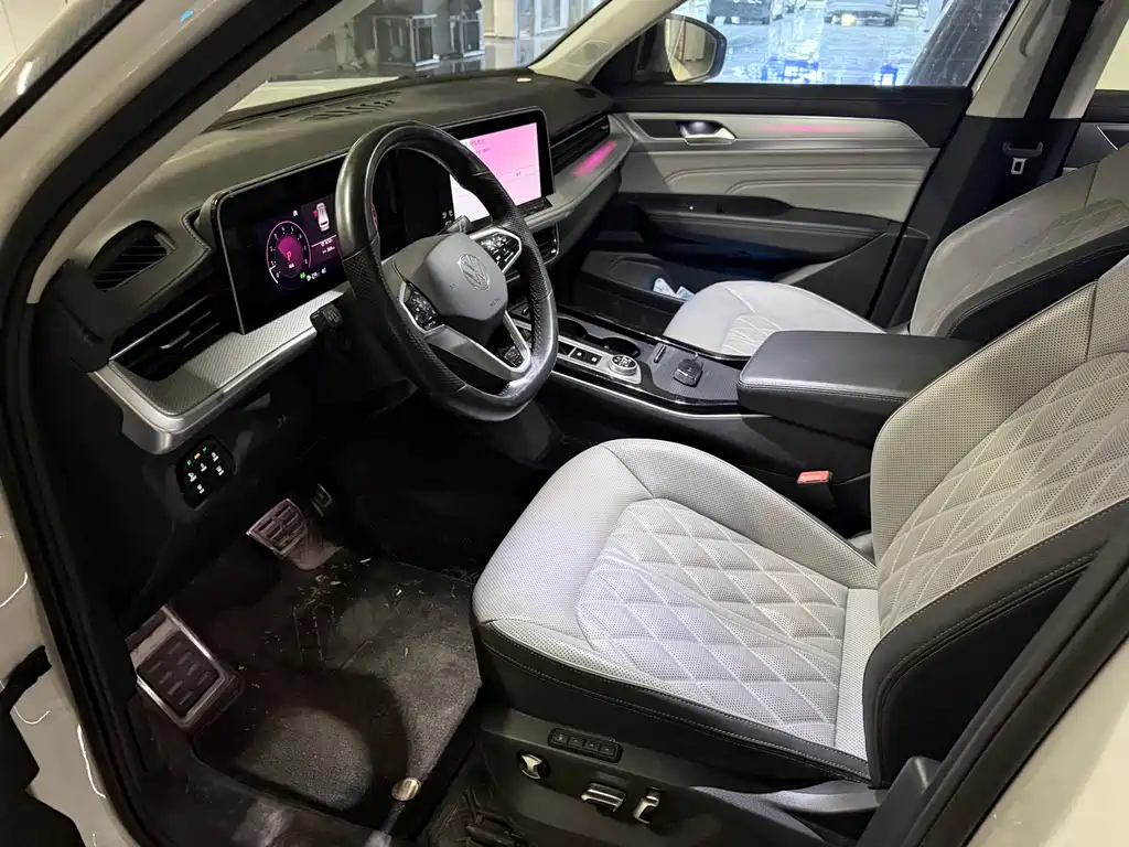 Volkswagen Lantu 2023 380TSI AWD R-Line Touring Edition 2023 - thumbnail 4