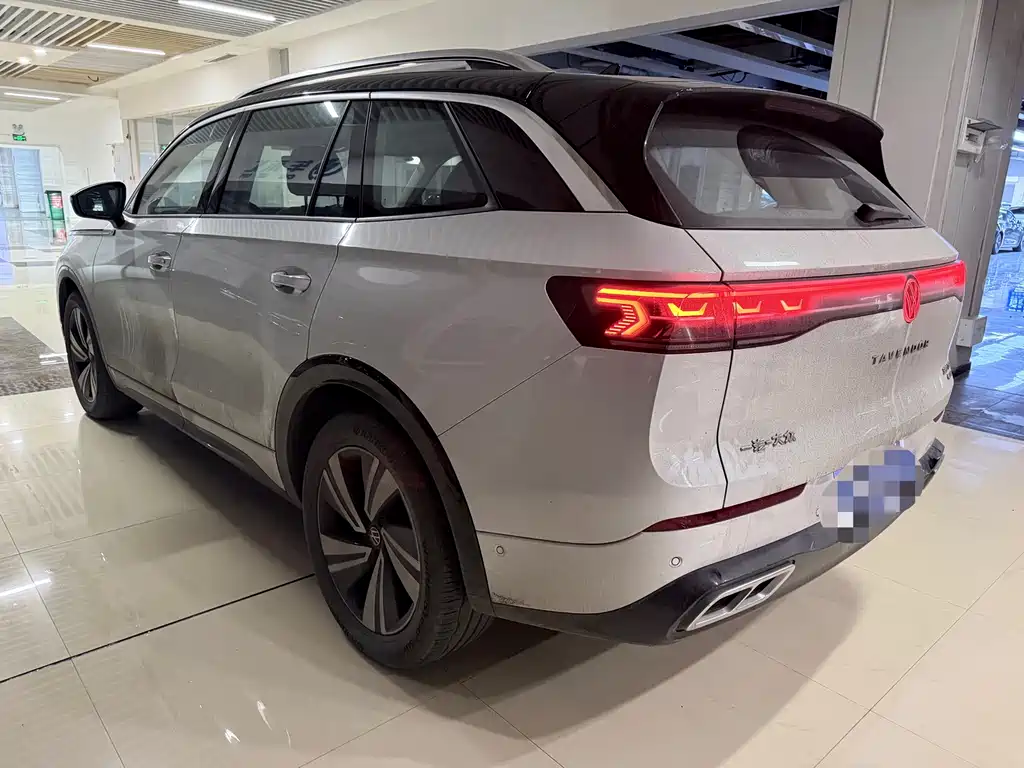 Volkswagen Lantu 2023 380TSI AWD R-Line Touring Edition 2023 - thumbnail 10