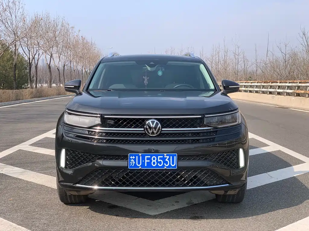 Volkswagen Lantu 2023 380TSI AWD R-Line First Edition 2022 - thumbnail 2