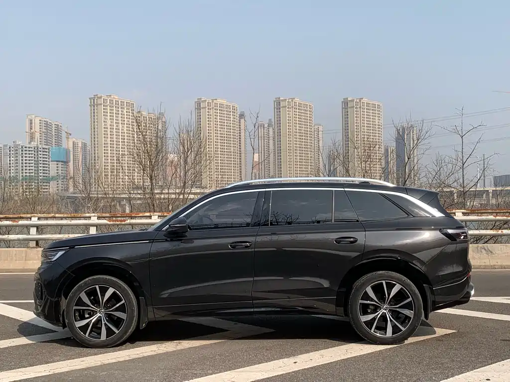 Volkswagen Lantu 2023 380TSI AWD R-Line First Edition 2022 - thumbnail 7