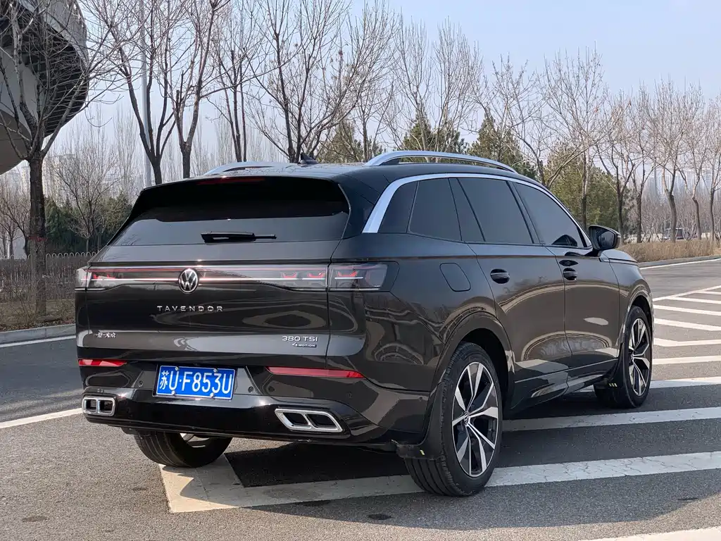 Volkswagen Lantu 2023 380TSI AWD R-Line First Edition 2022 - thumbnail 10