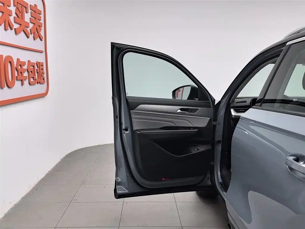 Volkswagen Lantu 2023 380TSI AWD R-Line Touring Edition 2023 - thumbnail 8