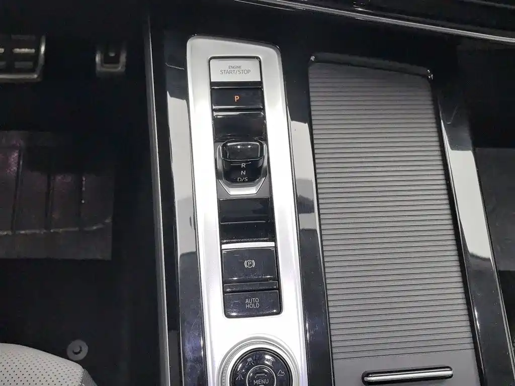 Volkswagen Lantu 2023 380TSI AWD R-Line Touring Edition 2023 - thumbnail 13