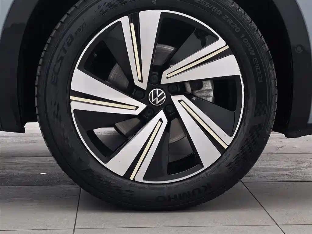 Volkswagen Lantu 2023 380TSI AWD R-Line Touring Edition 2023 - thumbnail 17