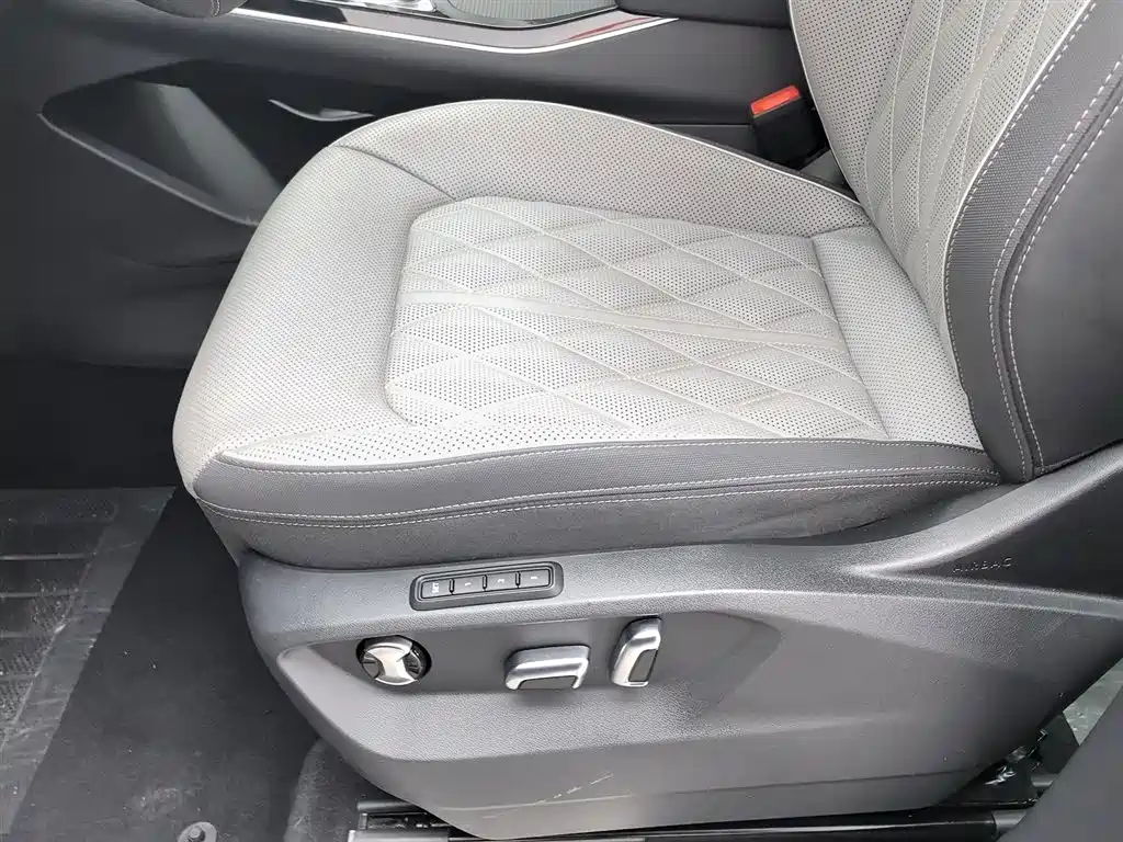 Volkswagen Lantu 2023 380TSI AWD R-Line Touring Edition 2023 - thumbnail 20