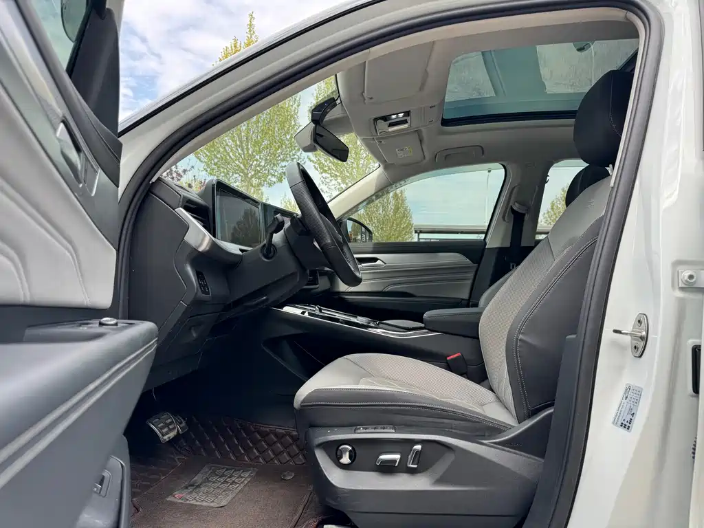 Volkswagen Lantu 2023 380TSI AWD R-Line Touring Edition 2023 - thumbnail 8