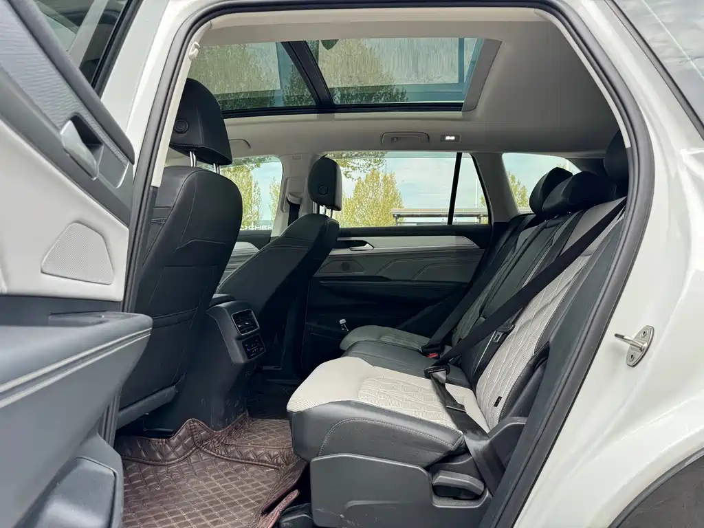 Volkswagen Lantu 2023 380TSI AWD R-Line Touring Edition 2023 - thumbnail 9
