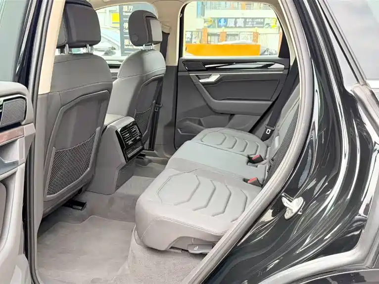 Volkswagen Touareg 2025 2.0TSI Shadow Edition 2025 - thumbnail 7