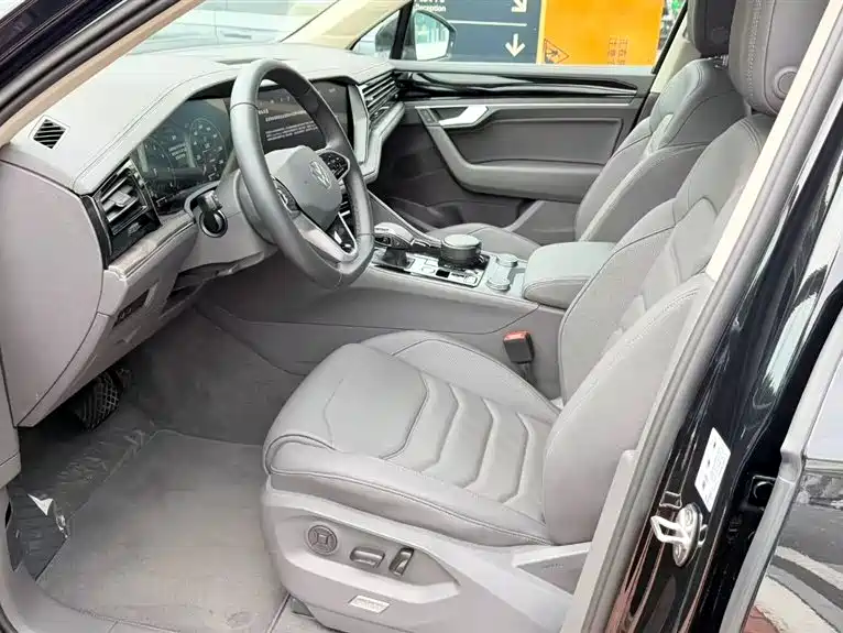 Volkswagen Touareg 2025 2.0TSI Shadow Edition 2025 - thumbnail 9