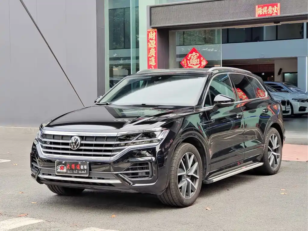 Volkswagen Touareg 2023 3.0TSI R-Line Sport Package 2023