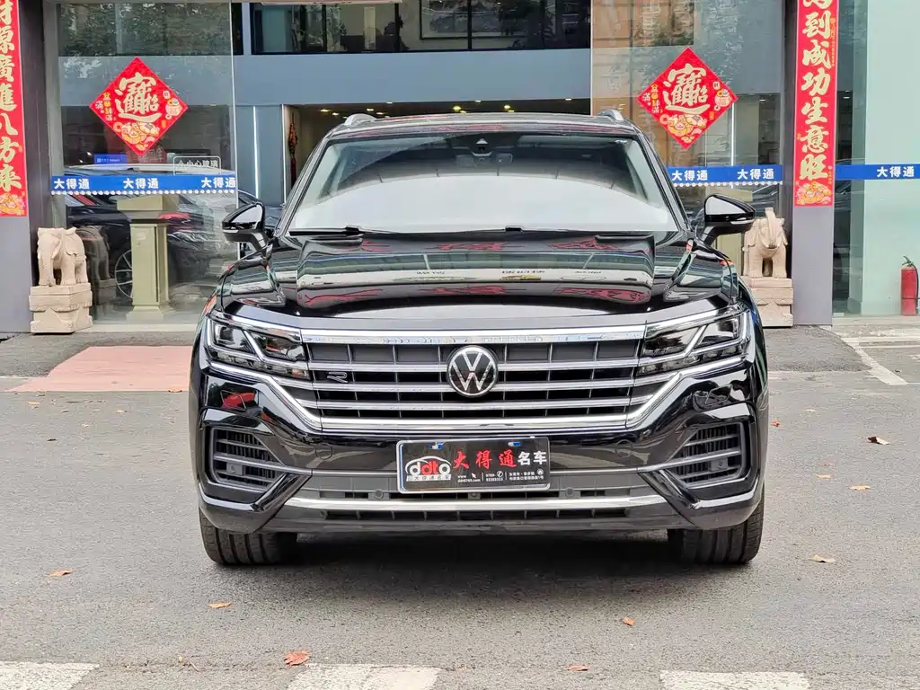 Volkswagen Touareg 2023 3.0TSI R-Line Sport Package 2023 - thumbnail 2