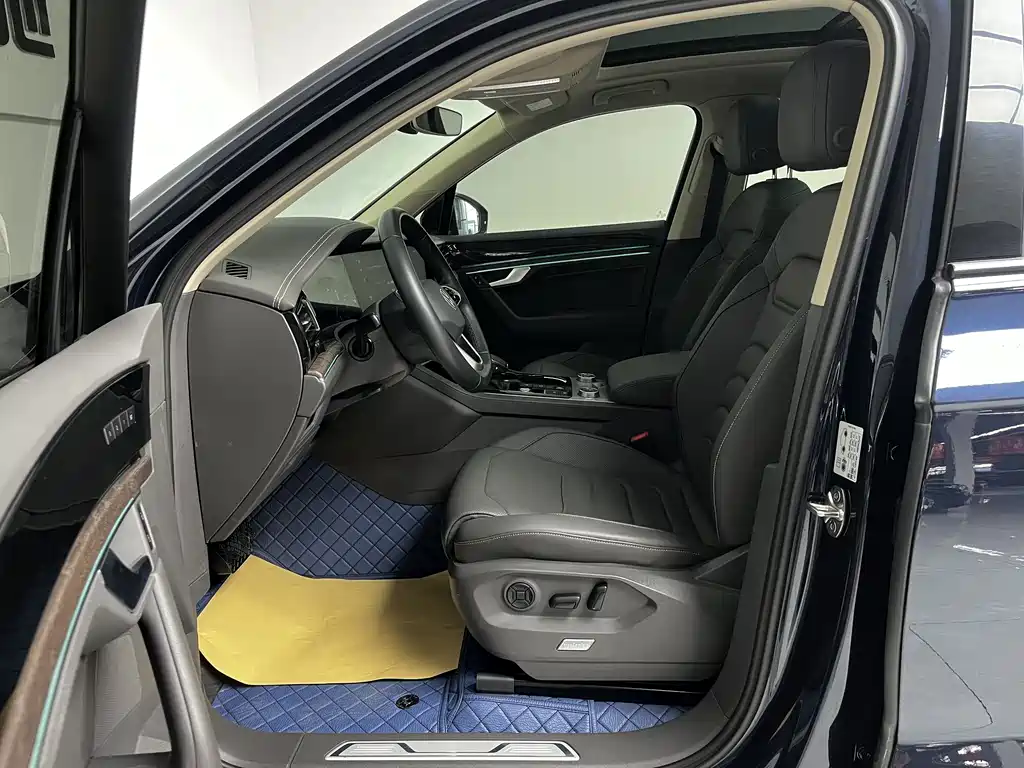 Volkswagen Touareg 2023 3.0TSI R-Line Black Sport Package 2023 - thumbnail 2