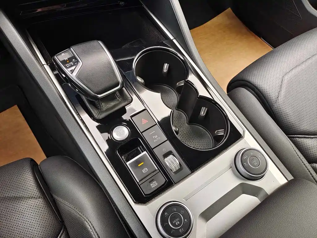 Volkswagen Touareg 2023 3.0TSI R-Line Sport Package 2023 - thumbnail 7