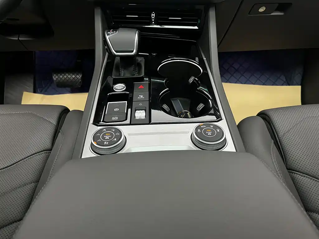Volkswagen Touareg 2023 3.0TSI R-Line Black Sport Package 2023 - thumbnail 5