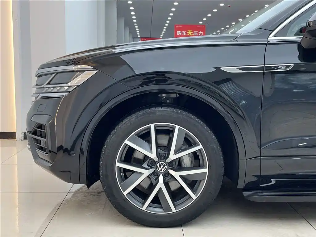 Volkswagen Touareg 2023 3.0TSI R-Line Sport Package 2024 - thumbnail 7