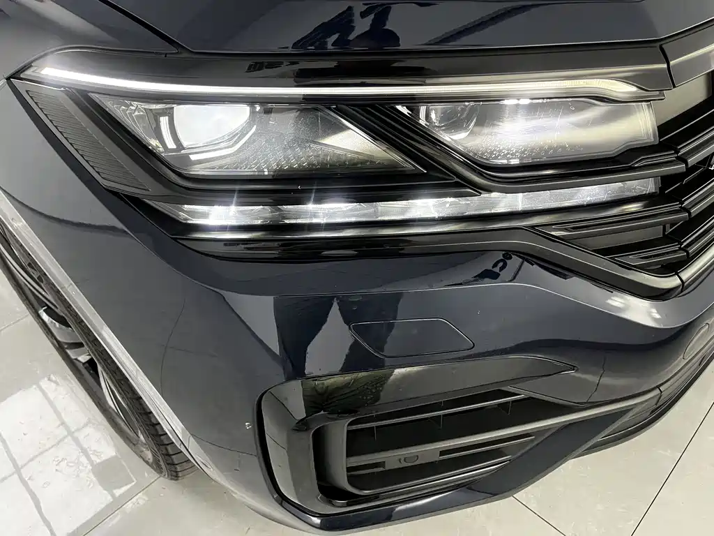 Volkswagen Touareg 2023 3.0TSI R-Line Black Sport Package 2023 - thumbnail 14