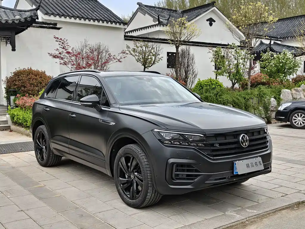 Volkswagen Touareg 2023 3.0TSI R-Line Black Sport Package 2024 - thumbnail 3