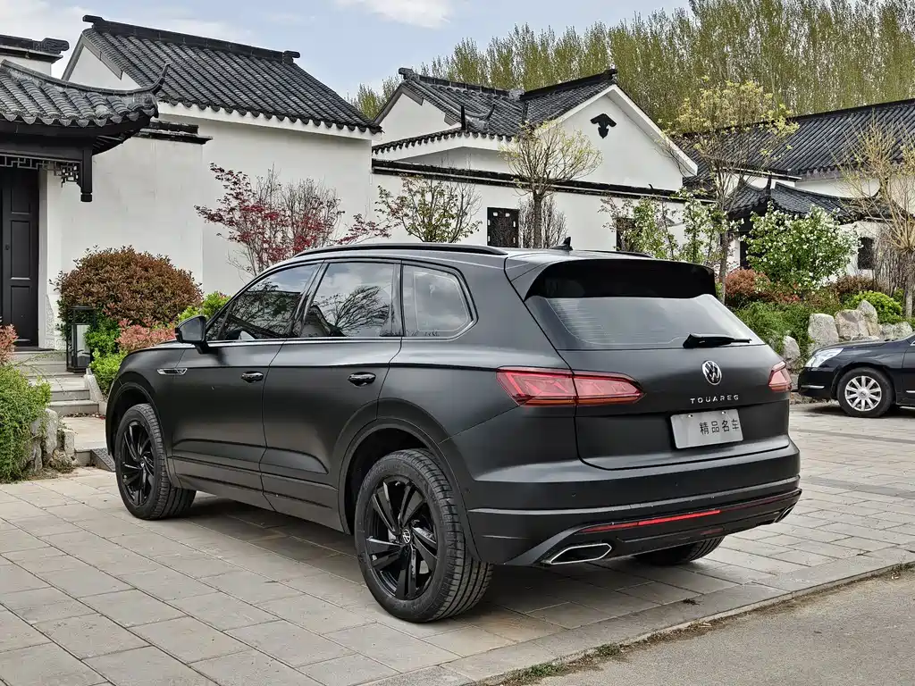 Volkswagen Touareg 2023 3.0TSI R-Line Black Sport Package 2024 - thumbnail 4