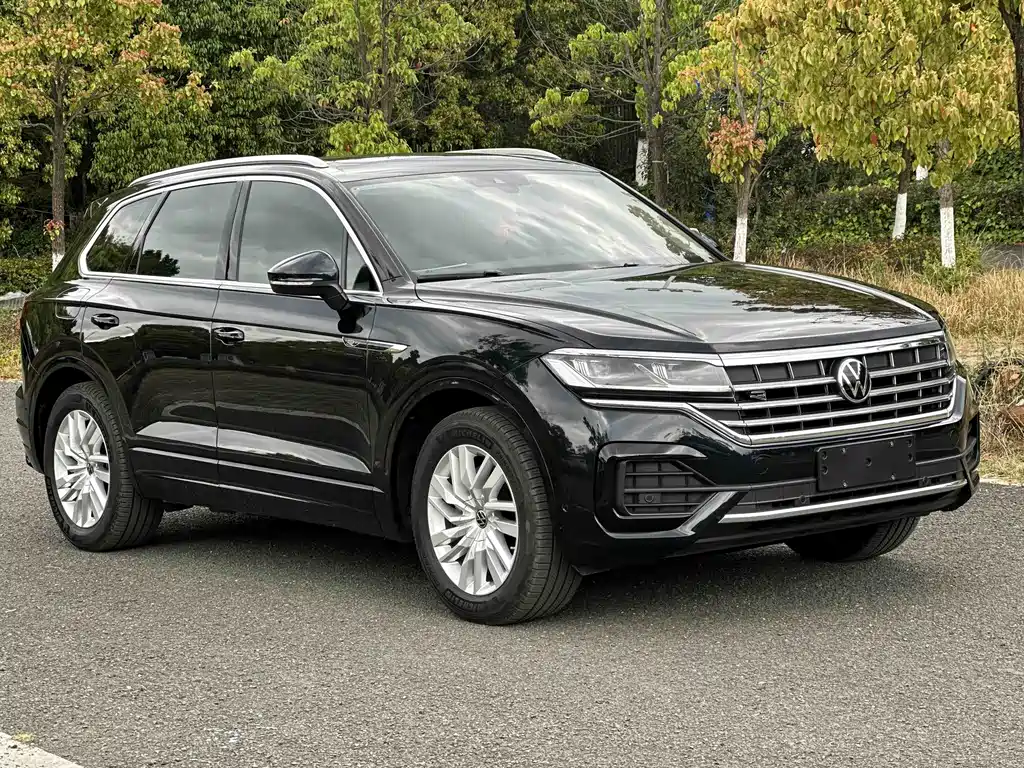 Volkswagen Touareg 2023 2.0TSI R-Line 2022 - thumbnail 3