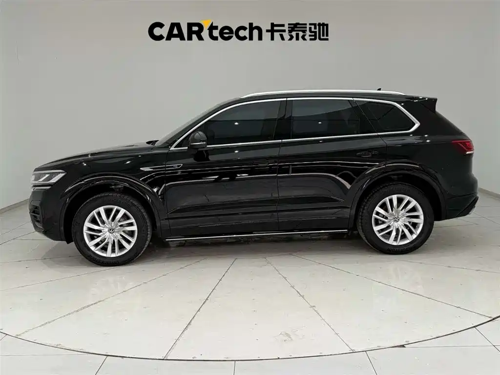 Volkswagen Touareg 2023 2.0TSI R-Line 2024 - thumbnail 6