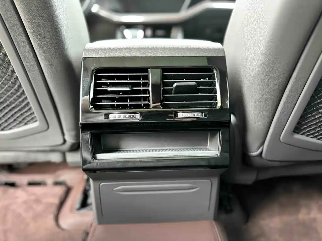 Volkswagen Touareg 2023 2.0TSI R-Line 2022 - thumbnail 7