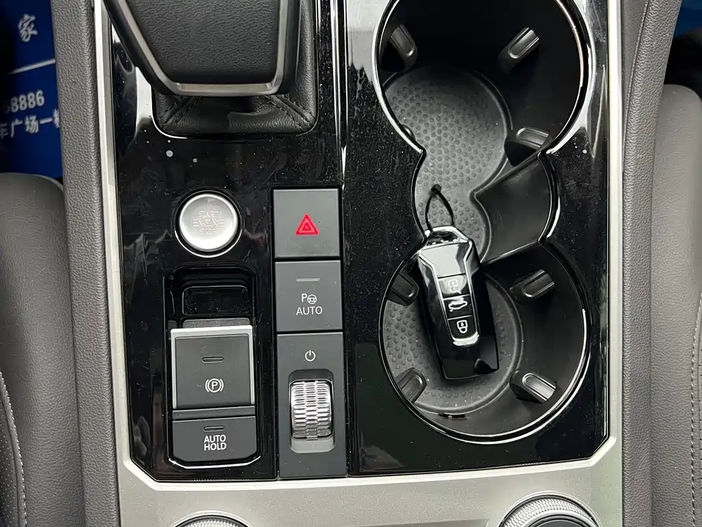 Volkswagen Touareg 2023 3.0TSI R-Line Black Sport Package 2025 - thumbnail 9