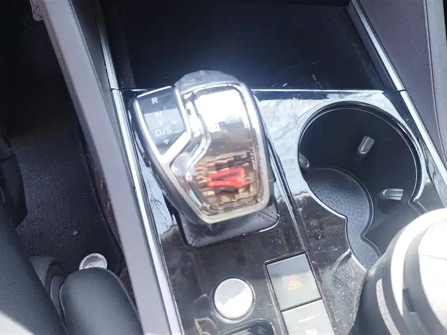 Volkswagen Touareg 2023 3.0TSI Rui Xiang Edition Classic Sport Package 2024 - thumbnail 16