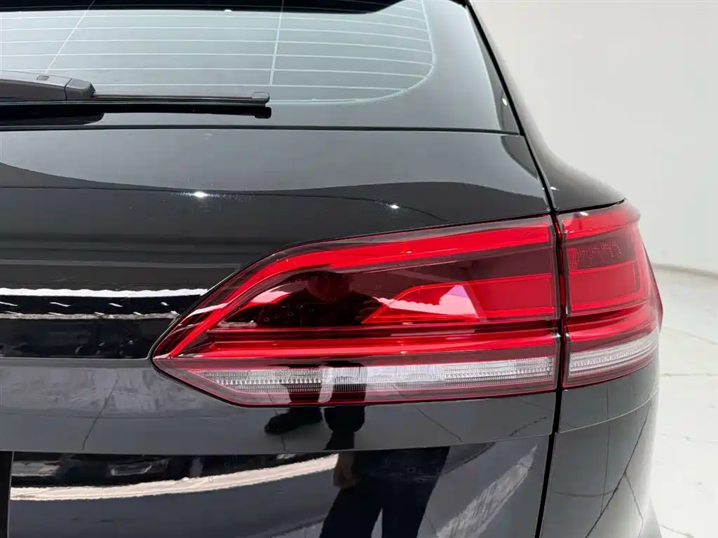 Volkswagen Touareg 2023 2.0TSI R-Line 2024 - thumbnail 10