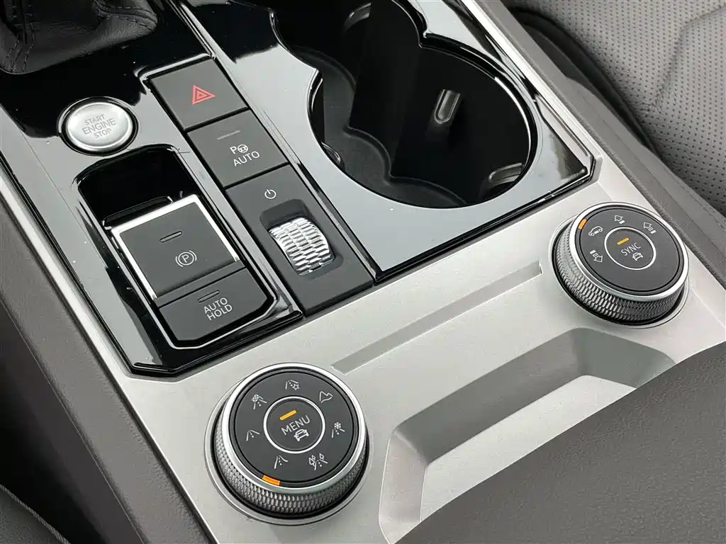 Volkswagen Touareg 2023 3.0TSI R-Line Sport Package 2024 - thumbnail 21