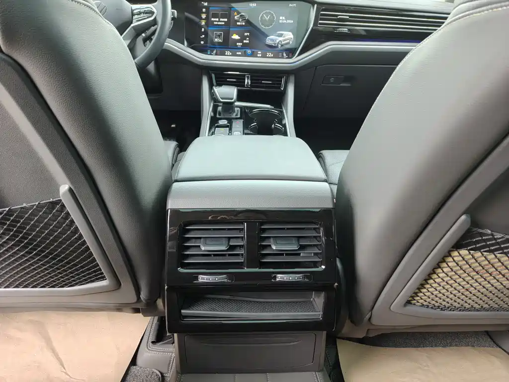 Volkswagen Touareg 2023 3.0TSI R-Line Black Sport Package 2024 - thumbnail 18