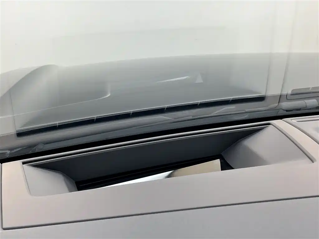 Volkswagen Touareg 2023 3.0TSI R-Line Sport Package 2024 - thumbnail 23