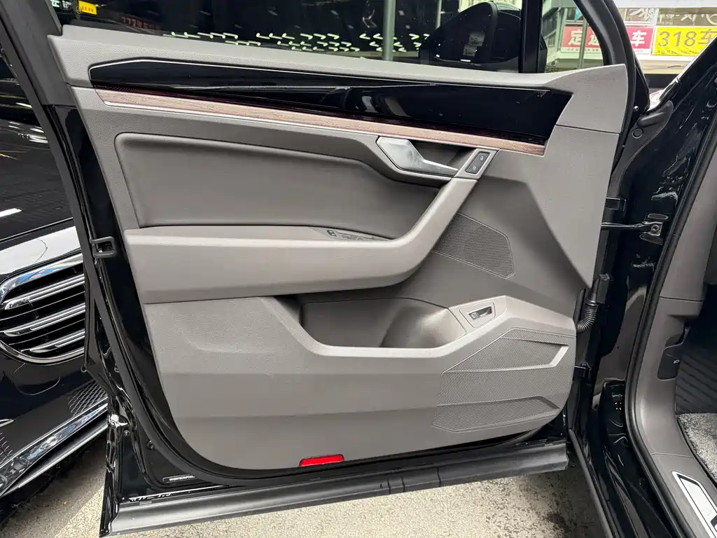 Volkswagen Touareg 2023 2.0TSI R-Line 2024 - thumbnail 14