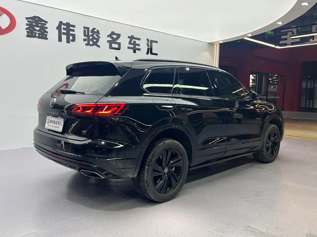 Volkswagen Touareg 2023 3.0TSI R-Line Black Sport Package 2025 - thumbnail 16