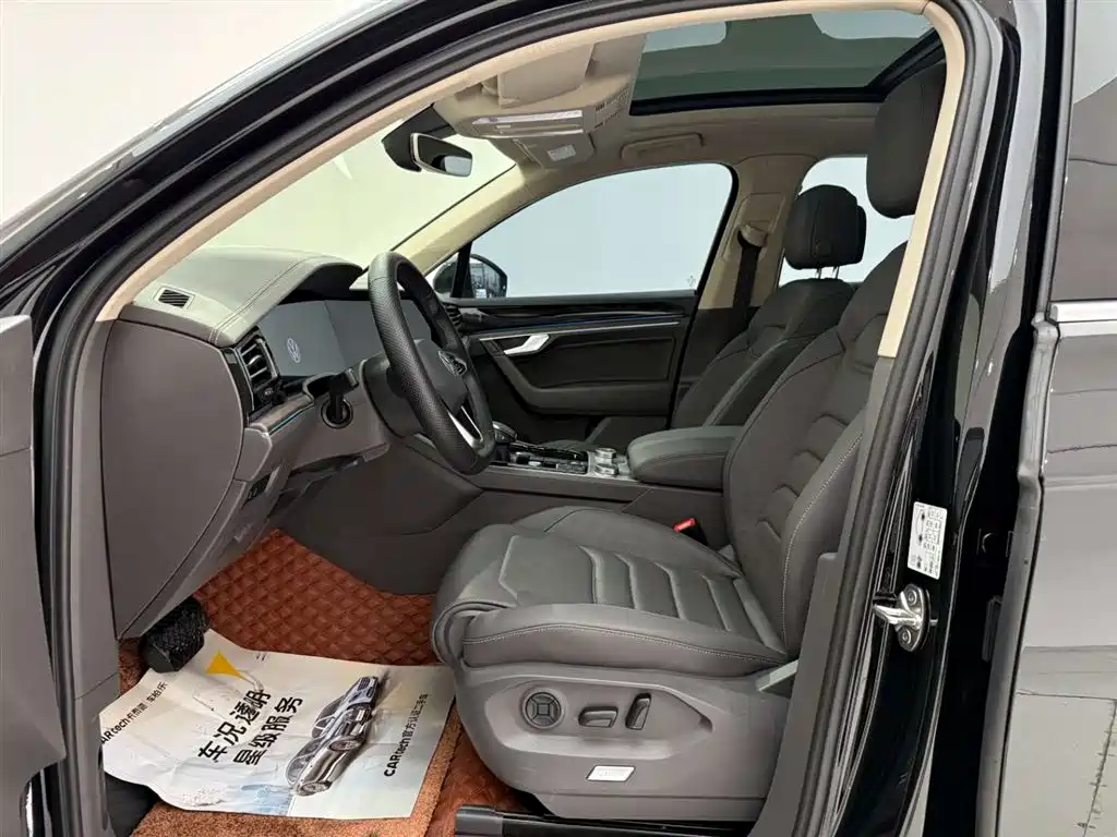 Volkswagen Touareg 2023 2.0TSI R-Line 2024 - thumbnail 15