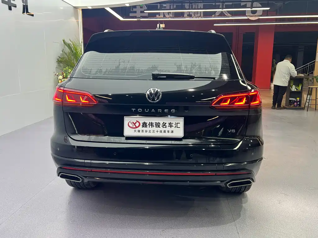 Volkswagen Touareg 2023 3.0TSI R-Line Black Sport Package 2025 - thumbnail 17