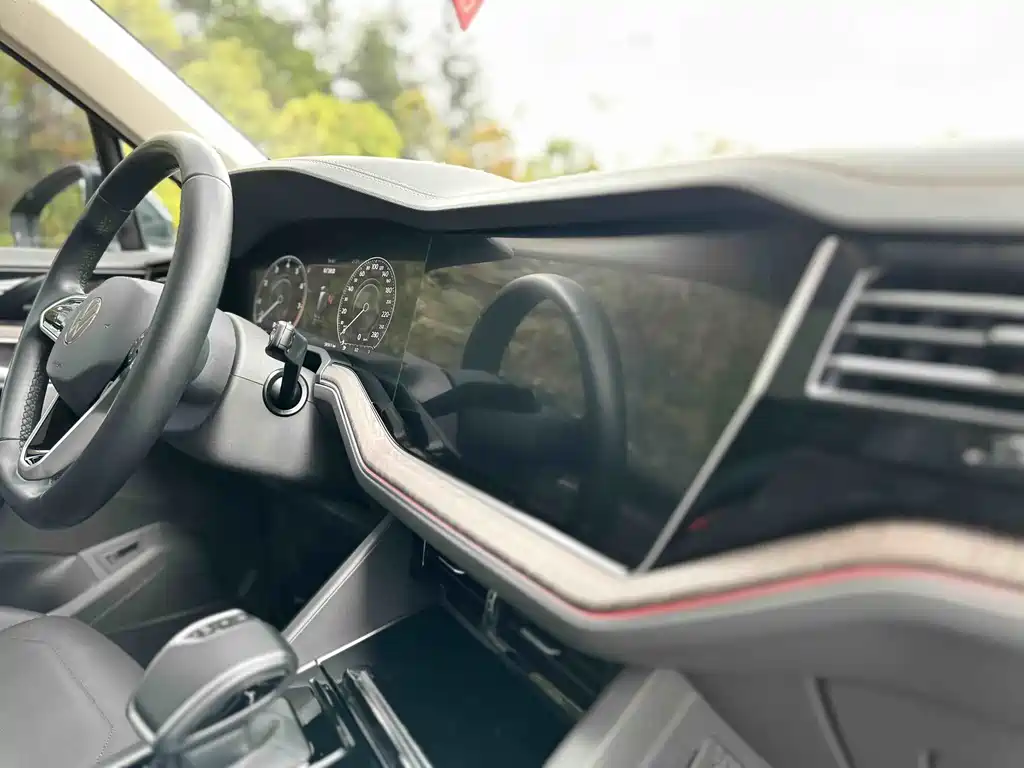 Volkswagen Touareg 2023 2.0TSI R-Line 2022 - thumbnail 16