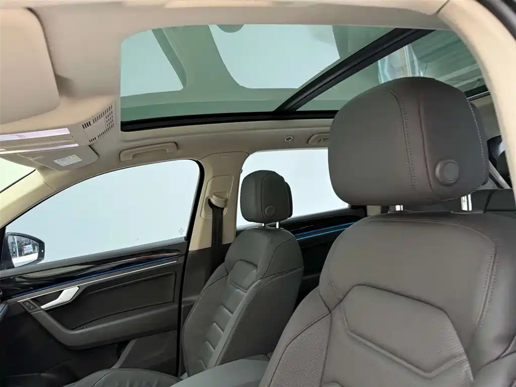 Volkswagen Touareg 2023 2.0TSI R-Line 2024 - thumbnail 16