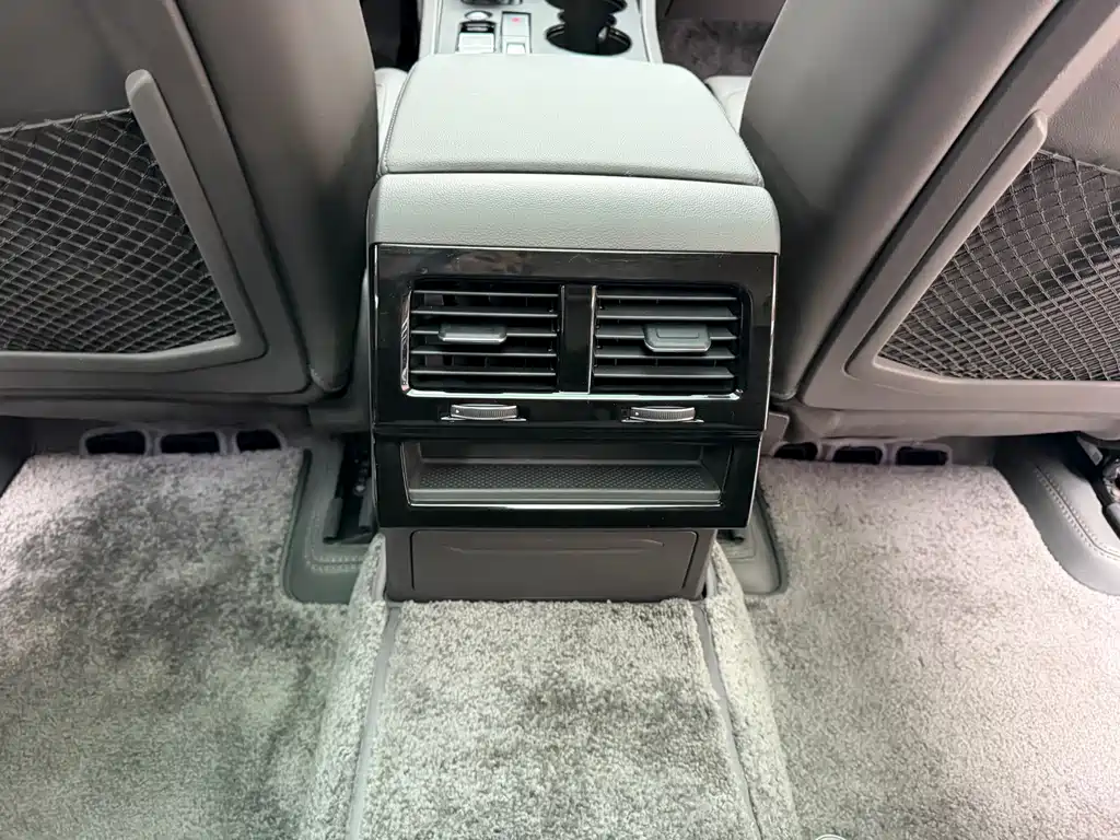 Volkswagen Touareg 2023 2.0TSI R-Line 2024 - thumbnail 16