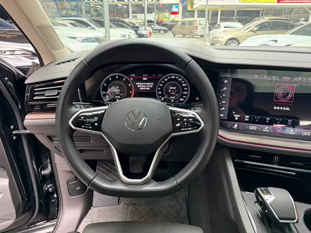Volkswagen Touareg 2023 2.0TSI R-Line 2024 - thumbnail 18