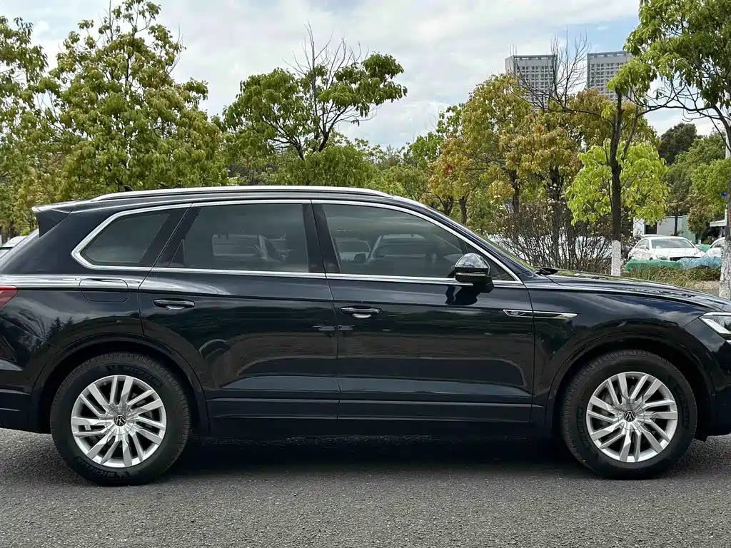 Volkswagen Touareg 2023 2.0TSI R-Line 2022 - thumbnail 19
