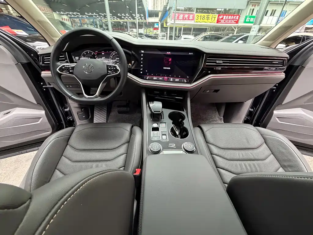 Volkswagen Touareg 2023 2.0TSI R-Line 2024 - thumbnail 20