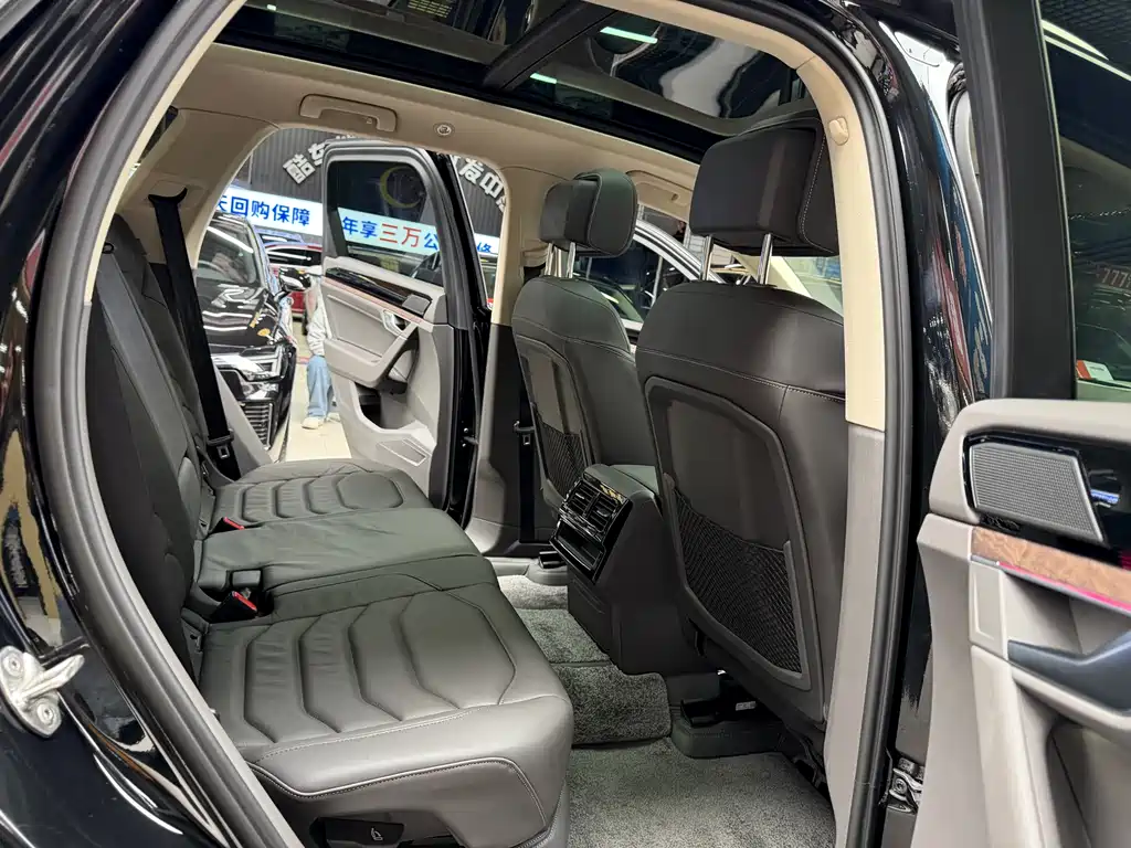 Volkswagen Touareg 2023 2.0TSI R-Line 2024 - thumbnail 22