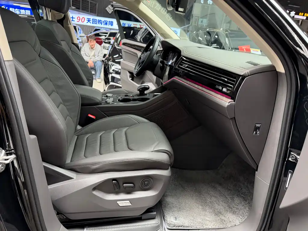 Volkswagen Touareg 2023 2.0TSI R-Line 2024 - thumbnail 26